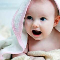 Kapan bayi mulai bersuara? Pada usia berapa bayi mulai bersuara?