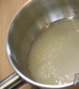 Bagaimana cara membuat lolipop gula di rumah?