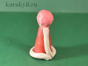 prostoy-ded-moroz-iz-plastilina-3