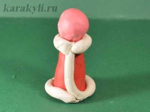 prostoy-ded-moroz-iz-plastilina-4